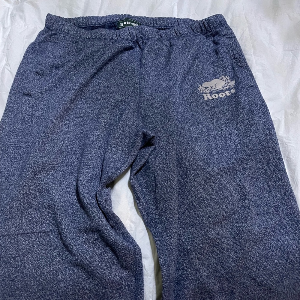 Roots sweatpants in navy and white dotted pattern.